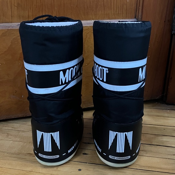 MOON BOOT Classic Black and White Snow Boots sz 7/8.5 - Picture 5 of 8